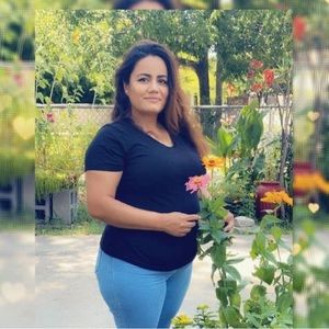 Meet your Posher, Yaneth